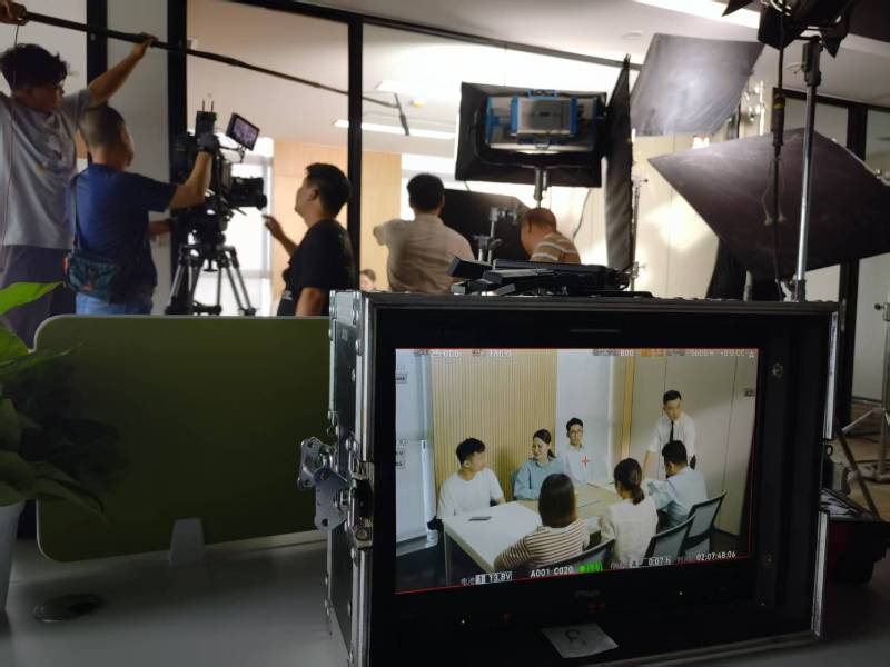深州市TVC拍摄公司：科技产品视觉化大师，诠释未来感与功能美学